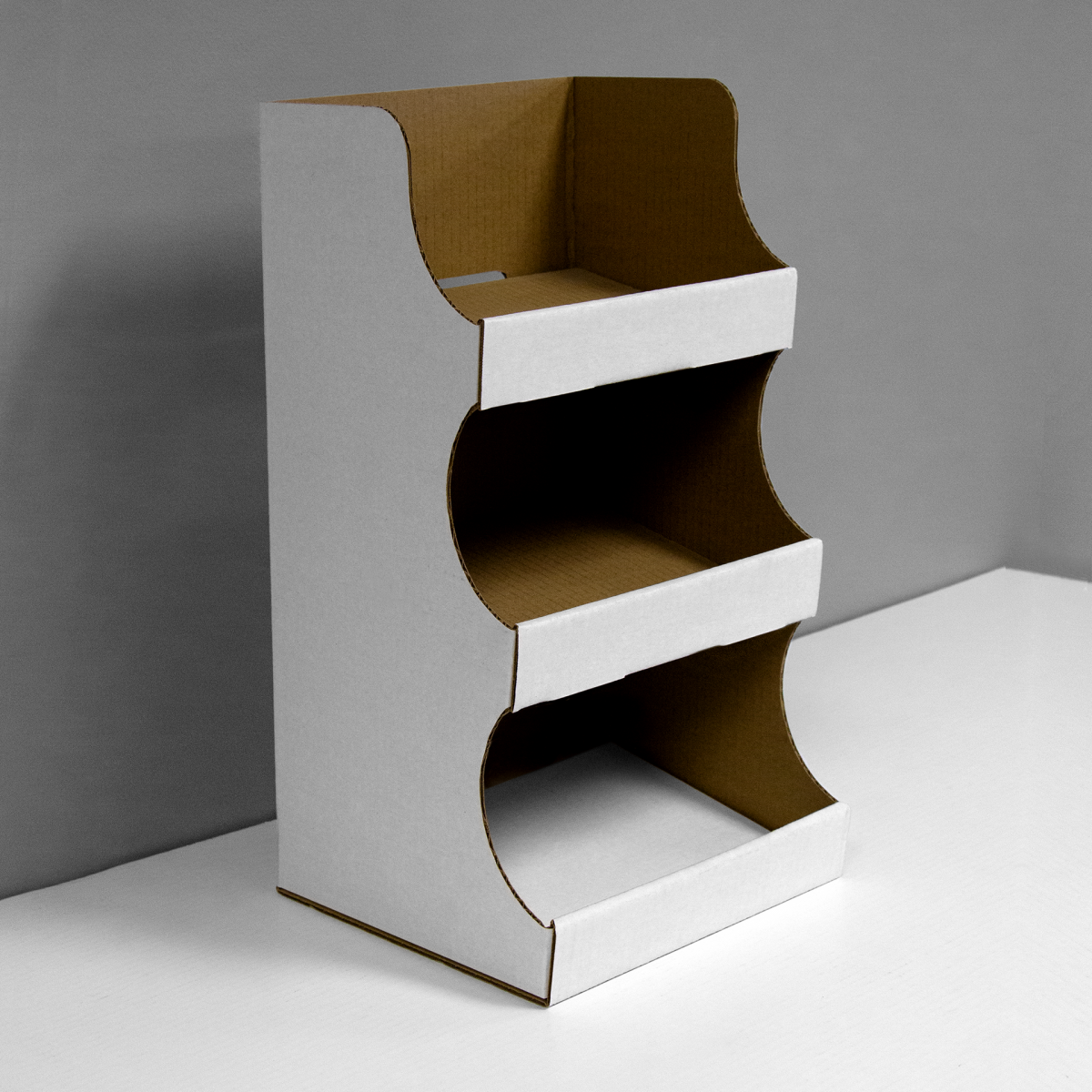 Cardboard counter display with 3 shelves - white